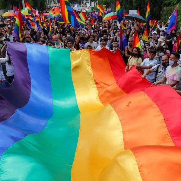 Qué es el Orgullo LGTBIQ+: origen, historia y significado