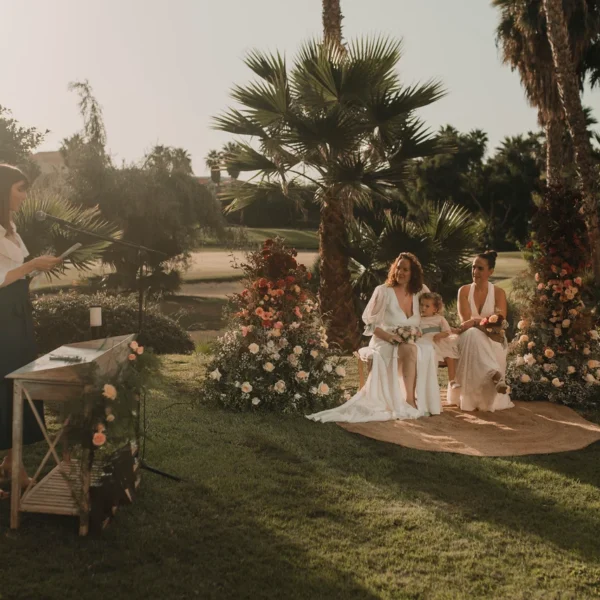 La boda de Laura y Davinia, diseñadora floral de Le Graine