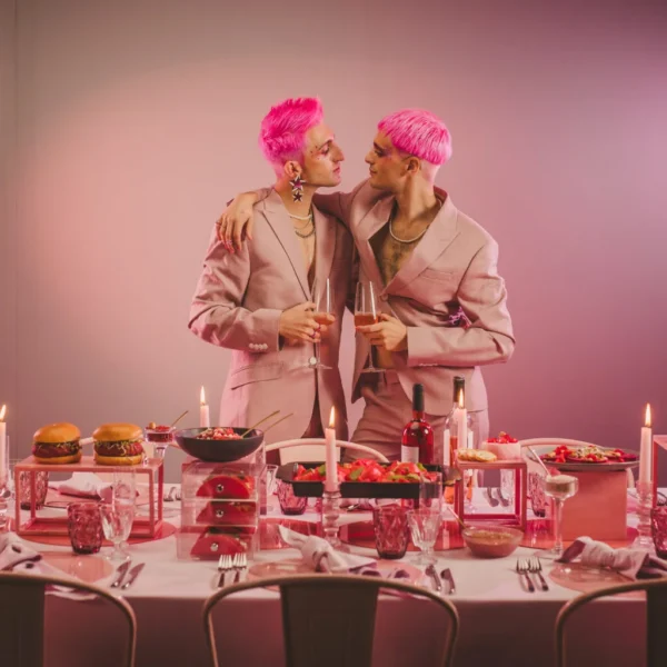 Think Pink, una boda primaveral con decoración en color rosa