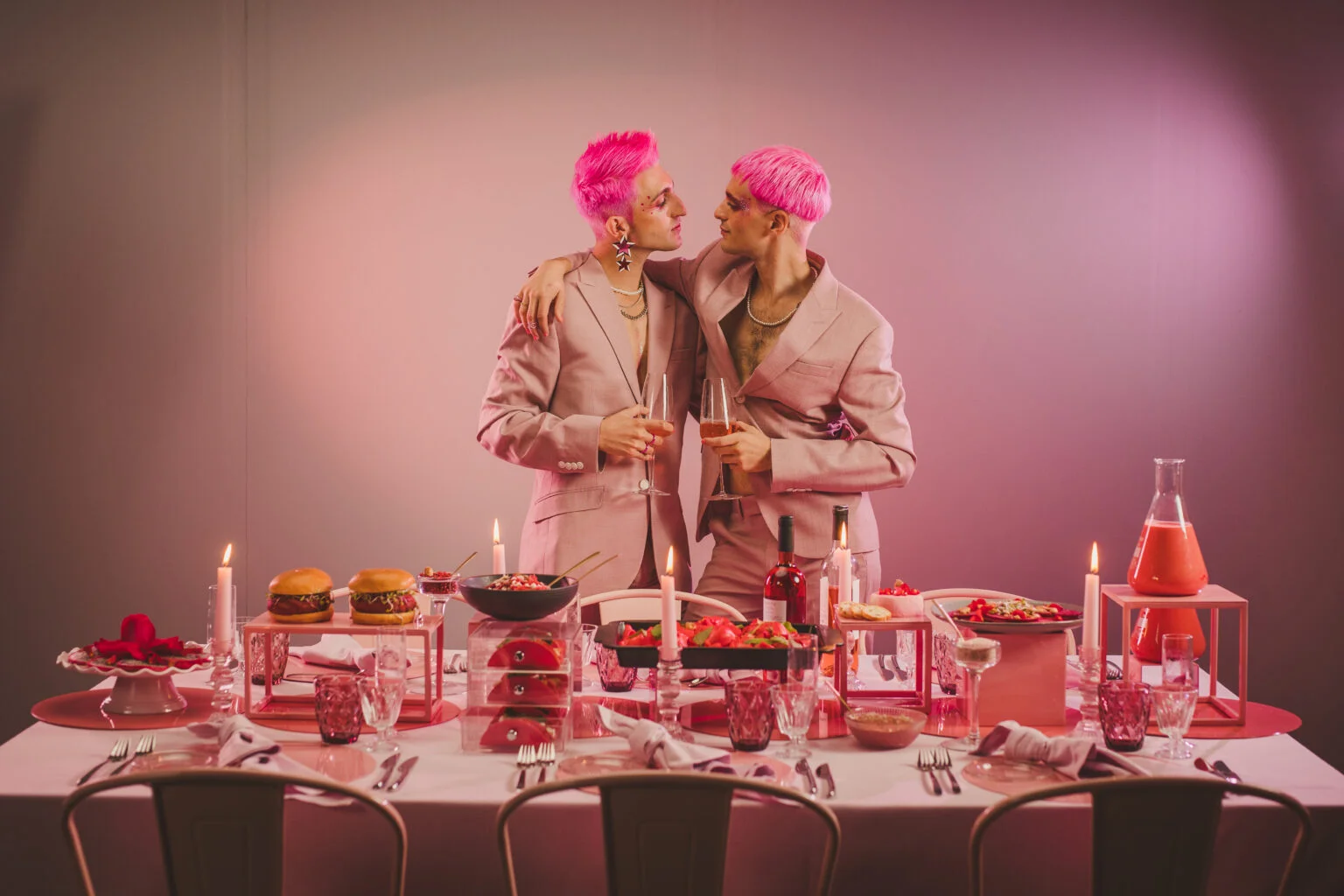 Think Pink, una boda primaveral con decoración en color rosa